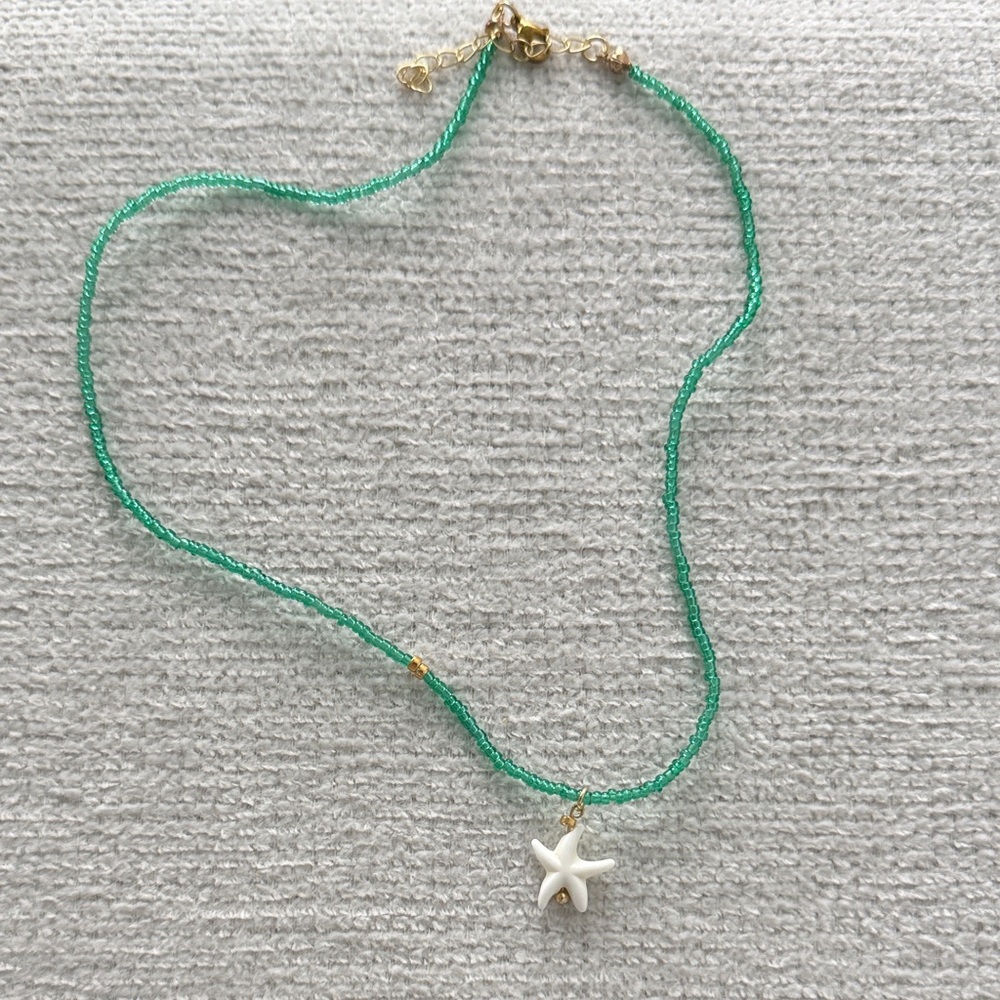 Green Beaded Necklace with Starfish ⭐️Pendant